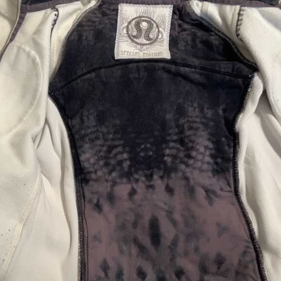Lululemon jacket white trendy - Picture 8 of 8
